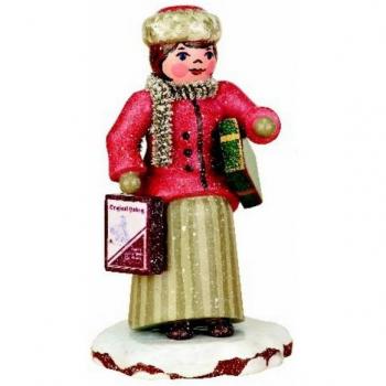 Hubrig Volkskunst GmbH – Original‑Erzgebirgsfigur „Winterkind: Weihnachts‑Einkäufe“, 7,5 cm