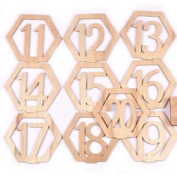 Soporte decorativo de madera para eventos