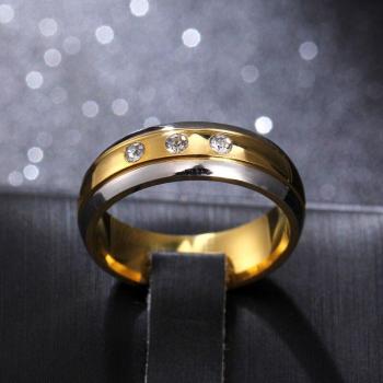 MOREDEAR Modische 316L Edelstahlringe für Frauen mit drei funkelnden CZ