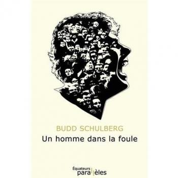 Un homme dans la foule