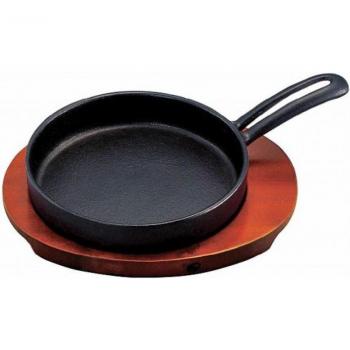 Ikenaga Mini‑Skillet 15 cm – Schwarze IH‑kompatible Bratpfanne mit Holzständer