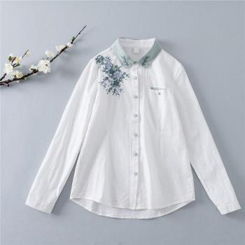 Blusa Floral Étnica de Manga Larga con Cuello Bordado y Bolsillo en Algodón Blanco
