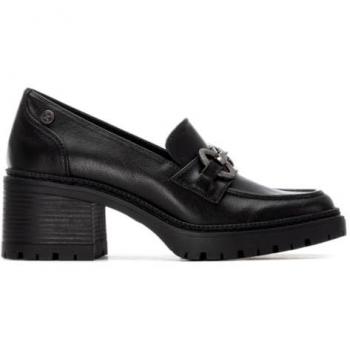 Mocasines casuales Xti para mujer con detalle de cadena
