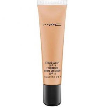 MAC Studio Sculpt Foundation mit Lichtschutzfaktor 15 – NC44 (40 ml)
