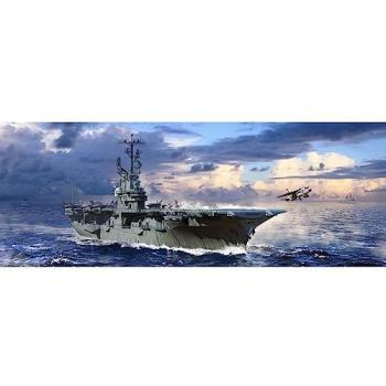 Maquette de l’USS Intrepid CVS‑11