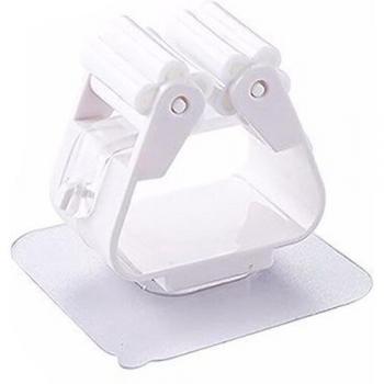 Percha multiusos para escobas y mopas