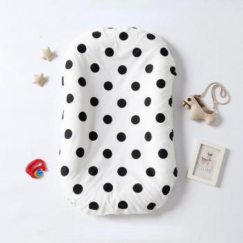 Foldable Baby Crib with Anti-Pressure and Breathable Design, Ideal for Newborns, Includes Bedding Accessories