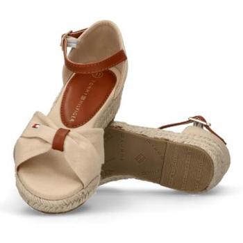 Modelo T3A7 33801: sandalias infantiles Tommy Hilfiger color beis
