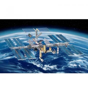 Revell 05651 ISS 25 Jahre Jubiläumsedition Modellbausatz 1:144