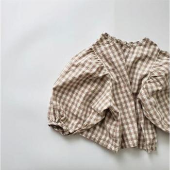 Blusa Planchada de Cuadrado, Ideal para Pequeños Exploradores
