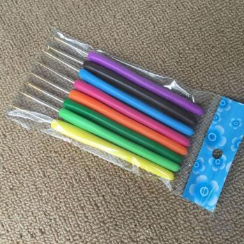 Agujas de Coser y Tejer: Kit de 8 Ganchos Ergonómicos en Aluminio