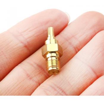 Adaptateur RF CRC9 Mâle à SMA Femelle Droit Y98E