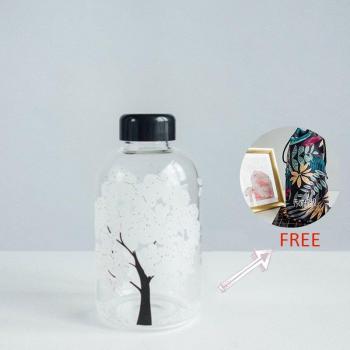 Botella de agua con degradado cereza y funda protectora