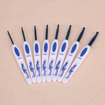 8Pcs Crochet Hooks with Ergonomic Plastic Handle