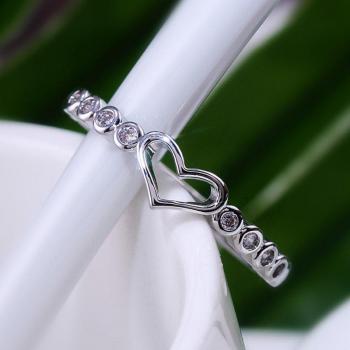 Simple Heart Design Ring with Zircon Stone