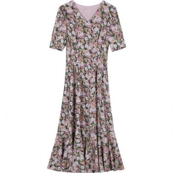 Vestido y Abrigo con Cuello de Pico Floral