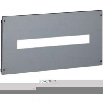 Panneau Bticino 24‑modules, fenêtre 9533/24, 4 vis d’attache