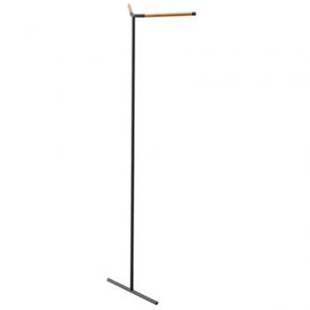 Porte-manteau d'angle incliné en métal et bois
