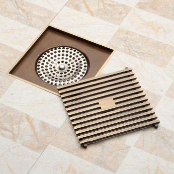 Trampa de Piso 10x10cm con Colador de Latón Antiguo