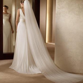 Ivory White Wedding Veil 2.5M with Comb