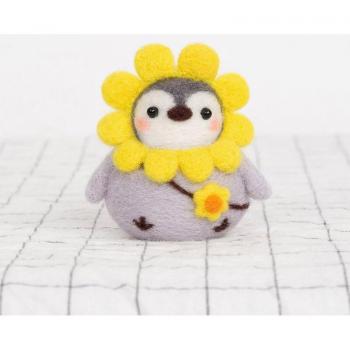 DIY Wollfilz Pinguin für Weihnachten