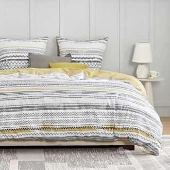 Couette Parure Microfibre 220x240 – Design Géométrique Jaune & Gris
