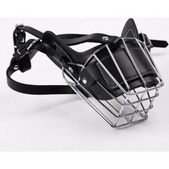 Maulkorb aus Leder und Metall für große Hunde
