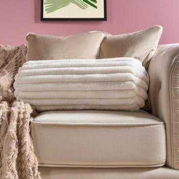 Faux Fur Cream Round Neck Roller