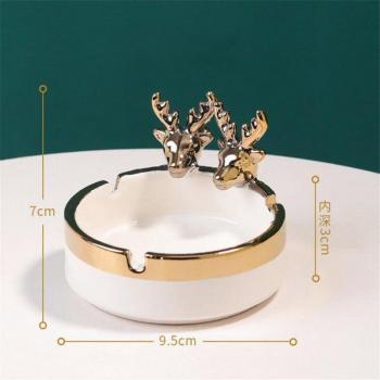 Cenicero Decorativo Dorado “Marcos de Ciervo”