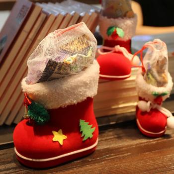 Bottes de Noël avec décoration de maison