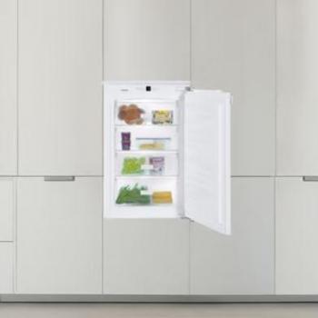 Whirlpool WDF1826XNL Inbouw Diepvrieskast, 178 Liter Volume, FrostFree Technologie, Zacht Sluitingsmechanisme