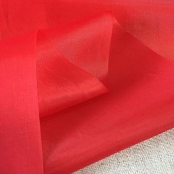 Tissu de mariage en soie rouge