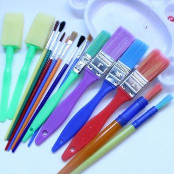Maniquí de Pinceles de Acuarela 15 Unidades – Nylon y Pluma