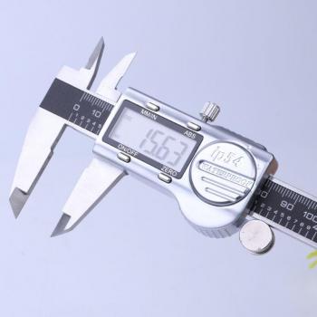 Pied à coulisse numérique 150 mm / 6 Ahlsen – Calibre inox, LCD, IP54 résistant à l'eau