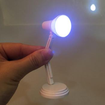 Mini lampe de bureau pour maison de poupées BJD et accessoires