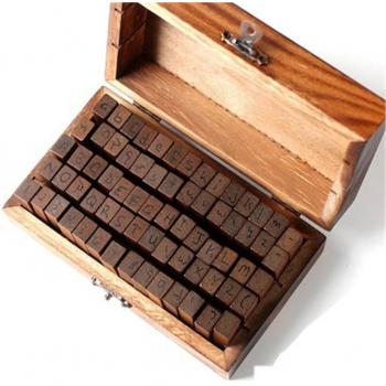 Estampillas de Combinación de Letras y Números, 70 Uds. en Caja de Madera