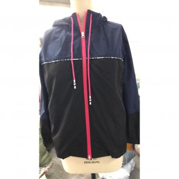 Veste à capuche imperméable pour femmes