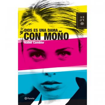 Dios es una dama con moño