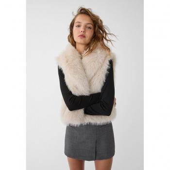 Stradivarius Weste aus Kunstfell Ecru L