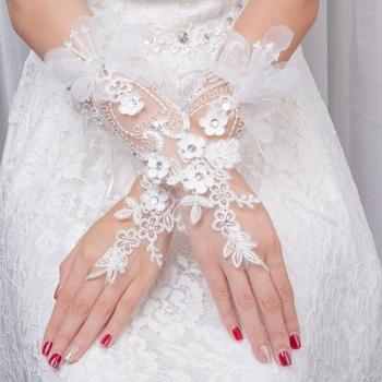 Charming Wedding Gloves