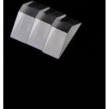Prisma Trapezoidal K9 15,97 mm x 6,5 mm x 6 mm – Kit de Experimentación Física