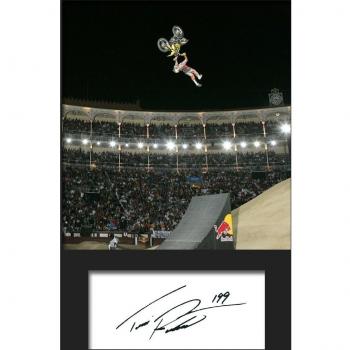 Impresión A5 de Travis Pastrana con Su Firma Personal