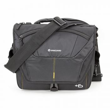Schwarze Vanguard Alta Rise 28 Messenger‑Tasche mit Foto‑Design