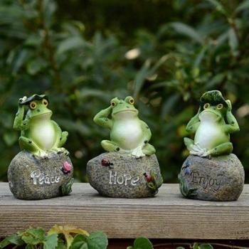 Outdoor Pond Frog Trio – Stone‑Base Sculptures