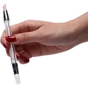Manucure kit : poussoir, presse, racloir en silicone