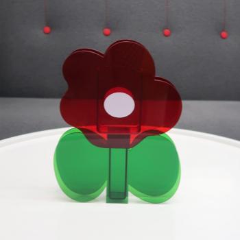 Vase nordique en acrylique avec feuilles