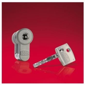 Cilindro de Seguridad Diamant 30x40mm Leva Larga Niquel DOM