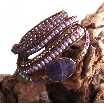 Pulsera Verde de Cuero con Cuentas Multicolores