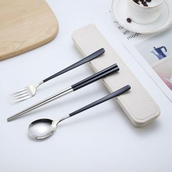 Juego compacto de cubiertos para viajes