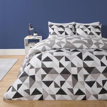 Reversible Geo Shapes Quilt Bedding Set with Pillowcases